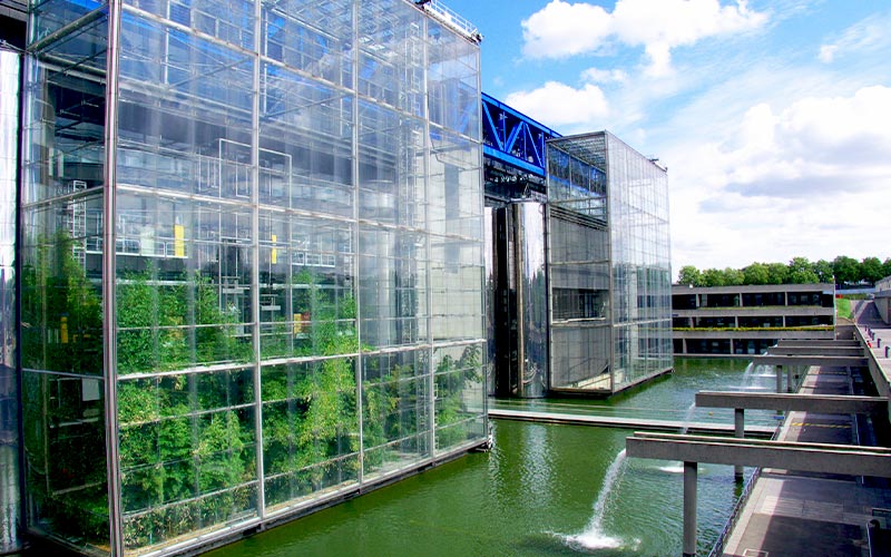 Façades de verre et métal, Cité des Sciences