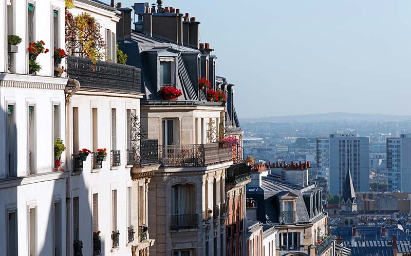 Façades sur la butte de Montmartre