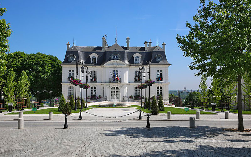  L’hôtel de ville de Athis-Mons