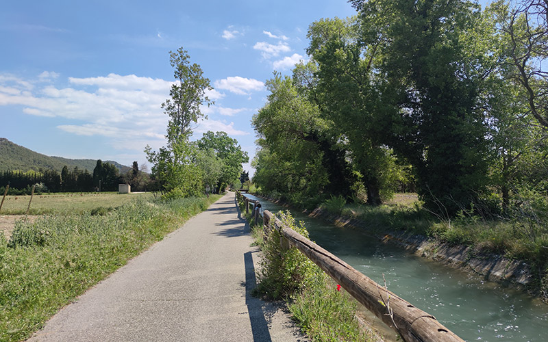 Balade en vélo le long du Canal de Carpentras