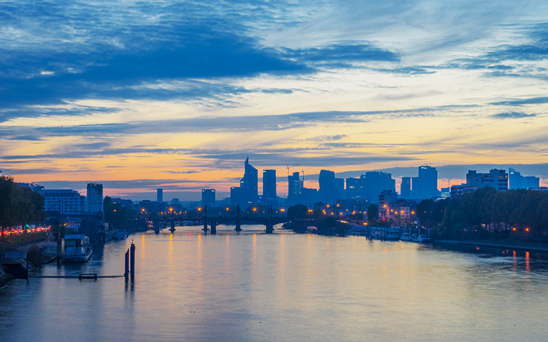 Vue sur le quartier de la Défense depuis le Pont de Clichy