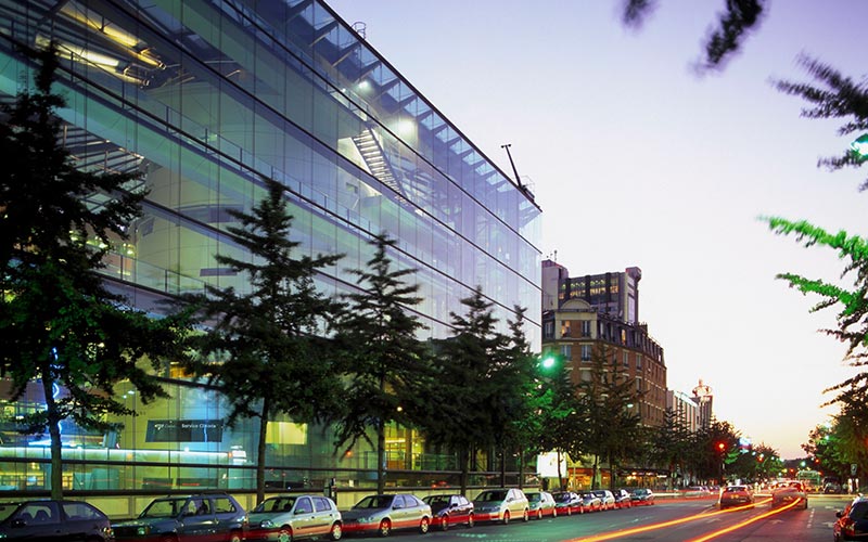 Boulevard à Issy-les-Moulineaux