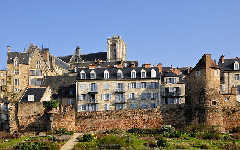 Remparts et vielles maisons du Manse