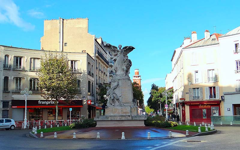 Monument aux morts de Montrouge, place du Maréchal Leclerc