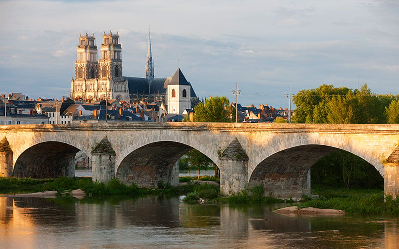 Vue sur Cathédrale Sainte-Croix d'Orléans