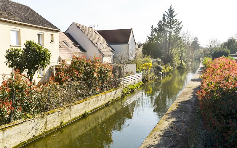 Chemin de randonnée le long de l'Orge