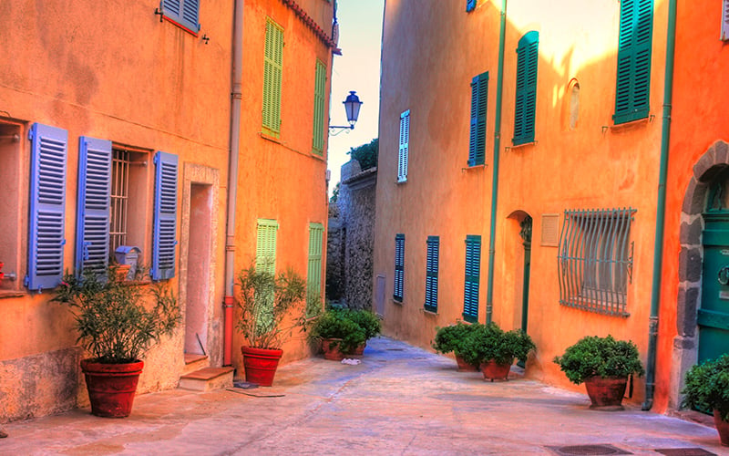 Rue atypique Saint-Tropez