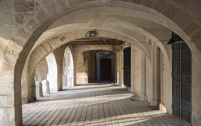 Place aux herbes à Uzès