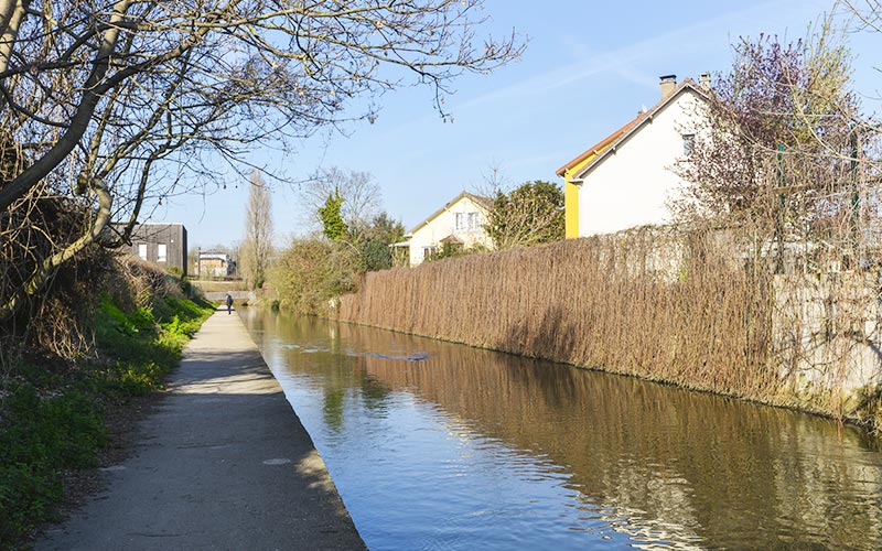 Chemin de randonnée le long de l'Orge