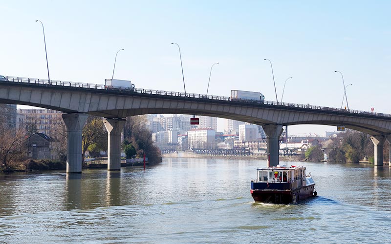 Pont traversant la Seine à Vitry-sur-Seine