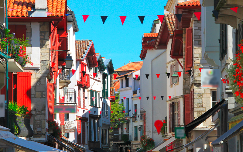 Les rues colorées de Saint-Jean-de-Luz