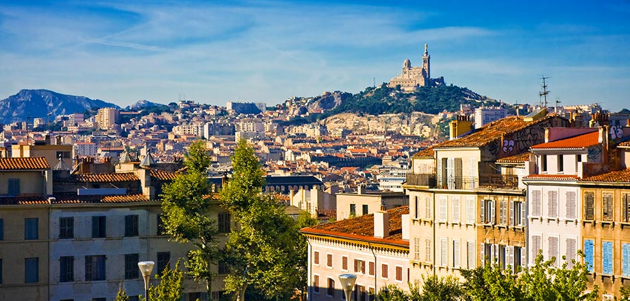 Vue sur Notre-Dame de la Garde depuis la gare